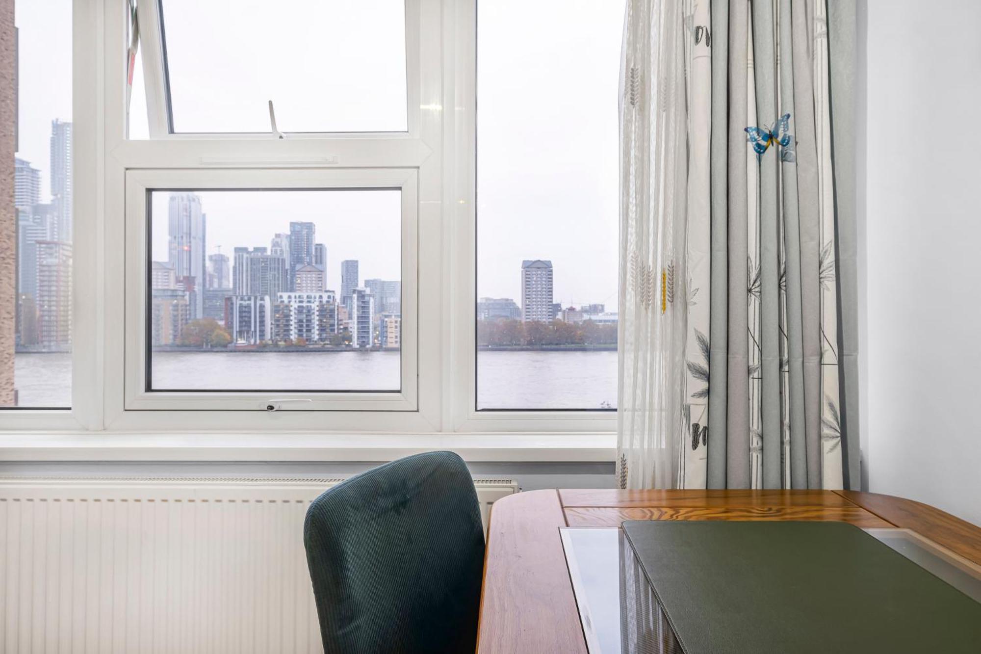 Stunning Massive Bedroom +Direct Thames River View London Bagian luar foto