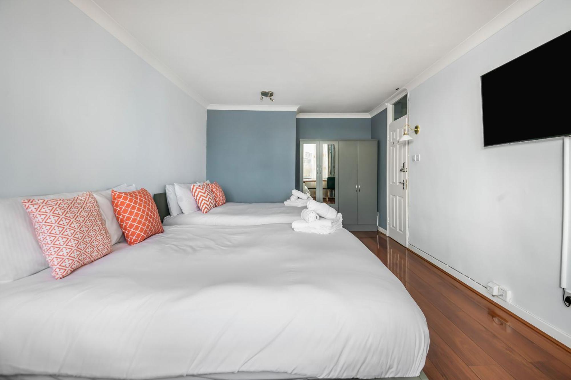 Stunning Massive Bedroom +Direct Thames River View London Bagian luar foto