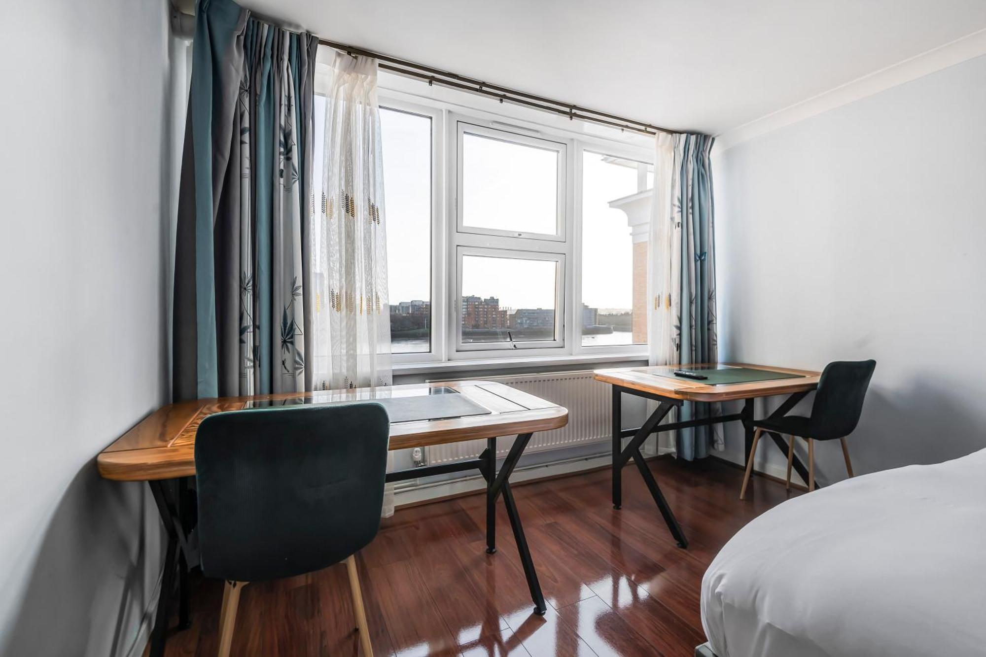 Stunning Massive Bedroom +Direct Thames River View London Bagian luar foto